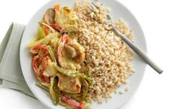 Verduras con arroz integral al curry.